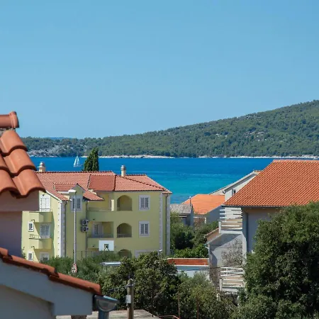 Holiday Mira Holiday home Brodarica (Sibenik-Knin)
