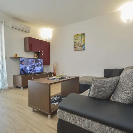 Holiday home Holiday Mira Brodarica (Sibenik-Knin)