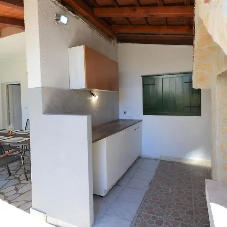 Holiday Mira Holiday home Brodarica (Sibenik-Knin)